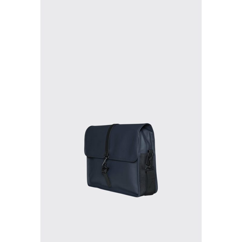 Messenger Bag Messenger 13930 47 Navy 12 660x990 crop center 5774679b 2e13 4f7d 8149 ee6959c61e1e