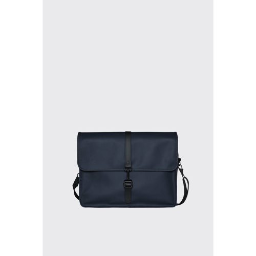 Messenger Bag Messenger 13930 47 Navy 13 660x990 crop center 1124733e 2d90 46ab 9913 e026aeac1cd6