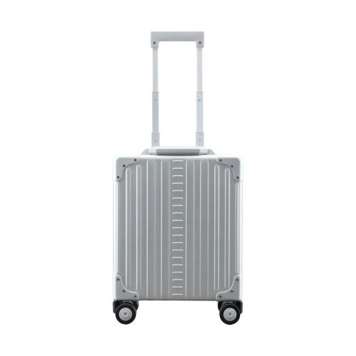 Silver wheeled aluminum luggage.jpe