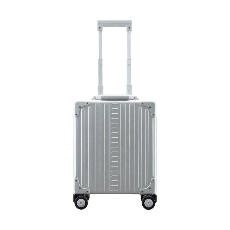 Silver wheeled aluminum luggage.jpe